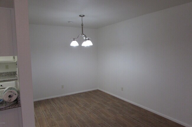 Building Photo - 222 E Brown Rd