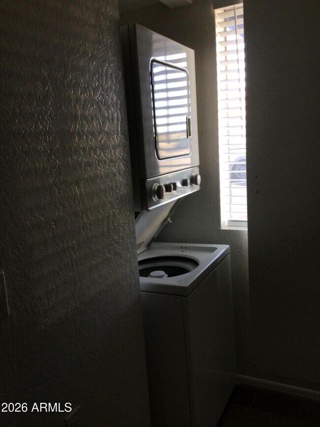 Building Photo - 12221 W Bell Rd