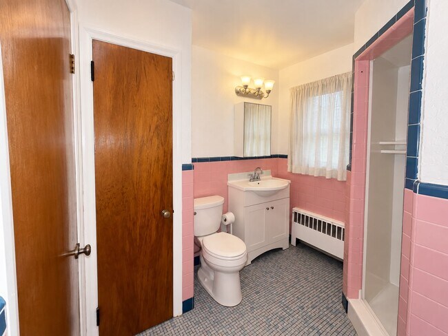 Building Photo - 6797 Lawnton St