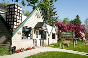 Building Photo - 1305 Bemidji Ave N