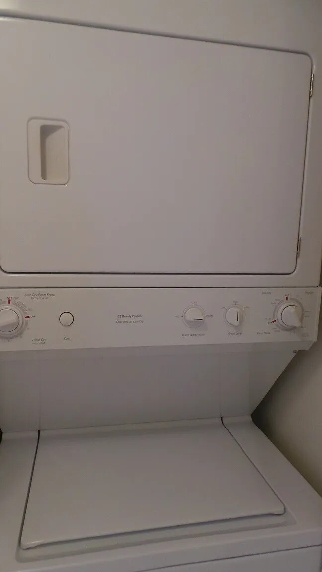 Building Photo - 580 S Sapodilla Ave