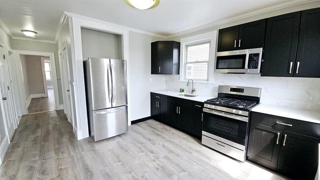 Building Photo - 8 Boyden Pkwy S
