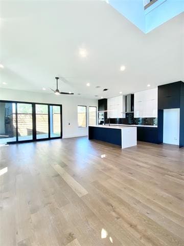 Building Photo - 4260 Rosewood Ave
