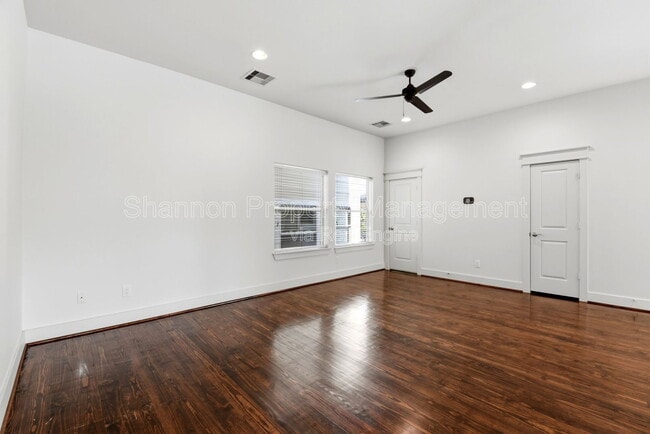 Building Photo - 1512 Crockett St