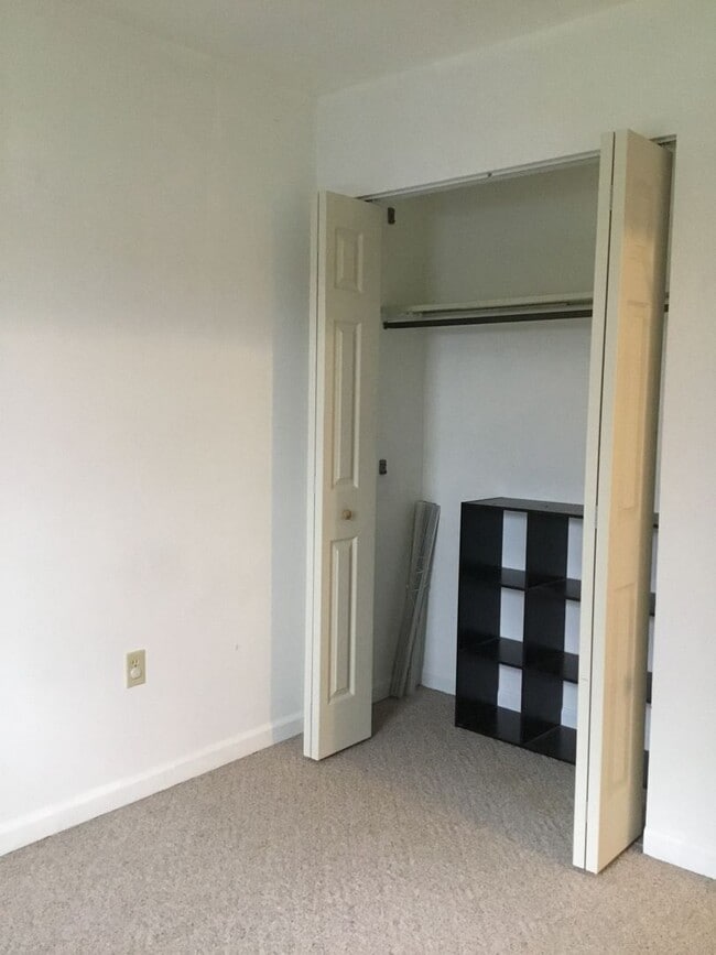 Building Photo - 1497 Equestrian Dr