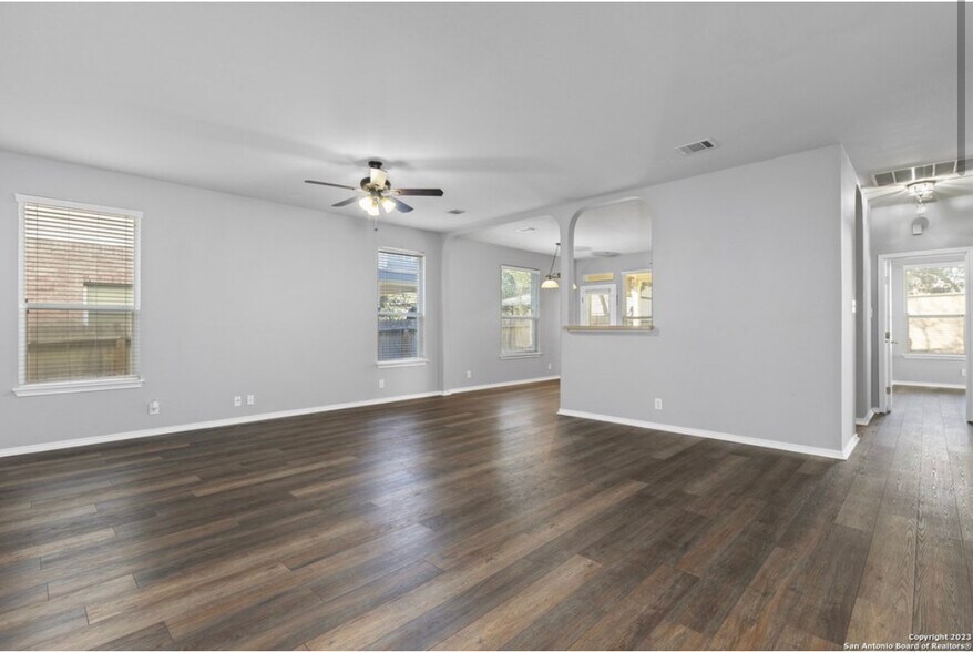 Open concept - 8711 Eagle Peak