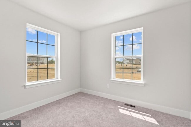 Building Photo - 7754 Meander Ct S