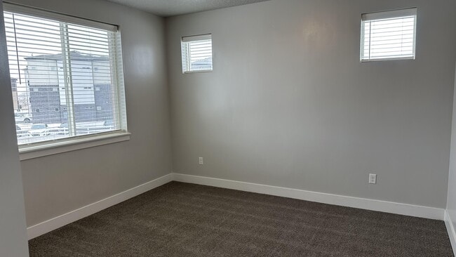 Building Photo - 767 N 260 W