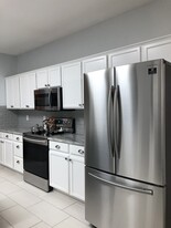 Building Photo - 1502 Crescent Point