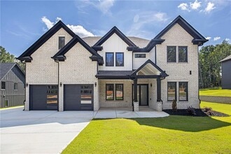 Building Photo - 83 Deer Cyn Dr