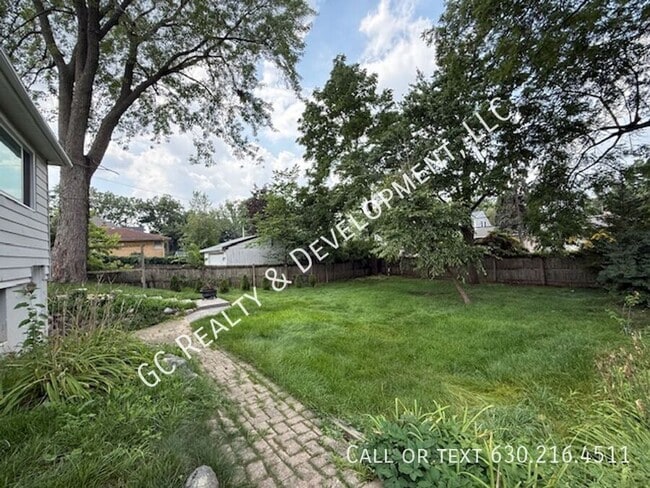 Building Photo - 318 S Hale St