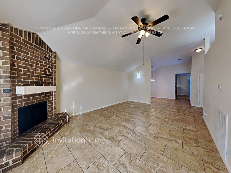 Building Photo - 19607 Lake Hollow Ln