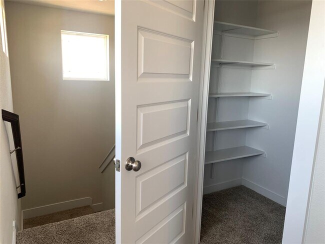 Building Photo - 2913 Sage Ranch Dr