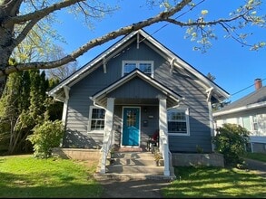 Building Photo - 4803 SE Haig St