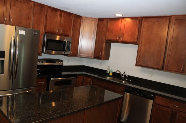 Building Photo - Located in the Detroit-Shoreway Area