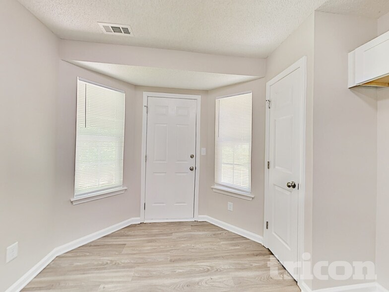 Building Photo - 1725 Josie St