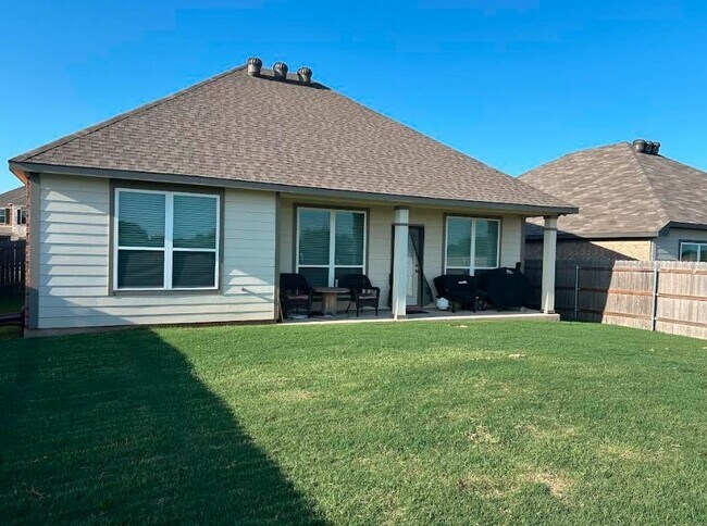 Building Photo - 1037 Shelby Dr
