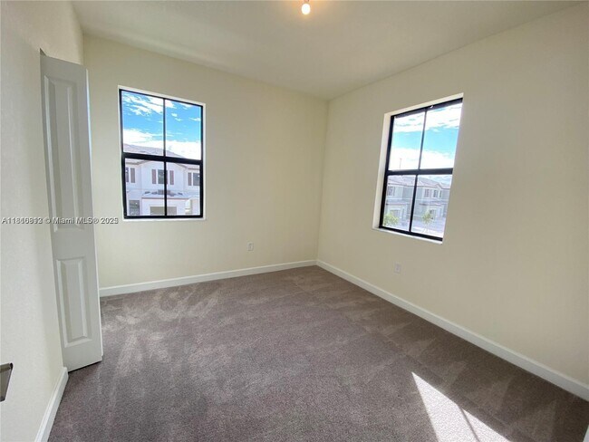 Building Photo - 3309 W 111th Pl