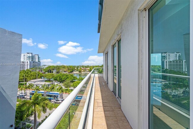 Building Photo - 6362 Collins Ave