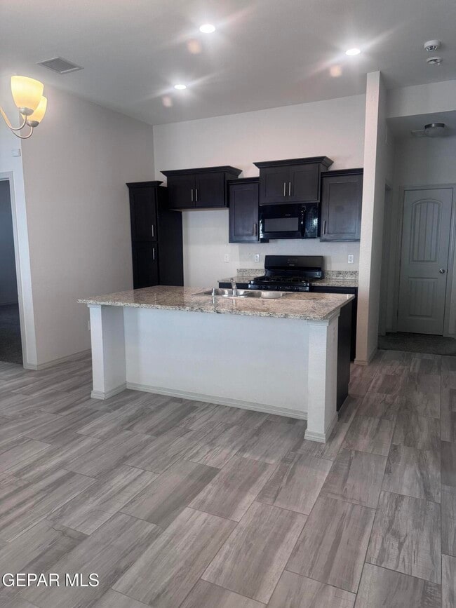 Building Photo - 5012 Marcella Santillana