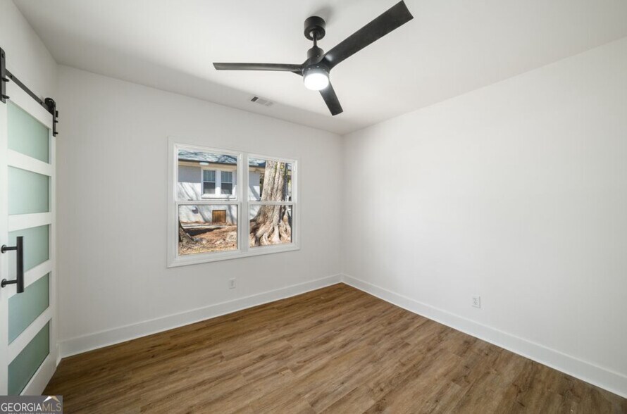 Building Photo - 936 Byron Dr SW