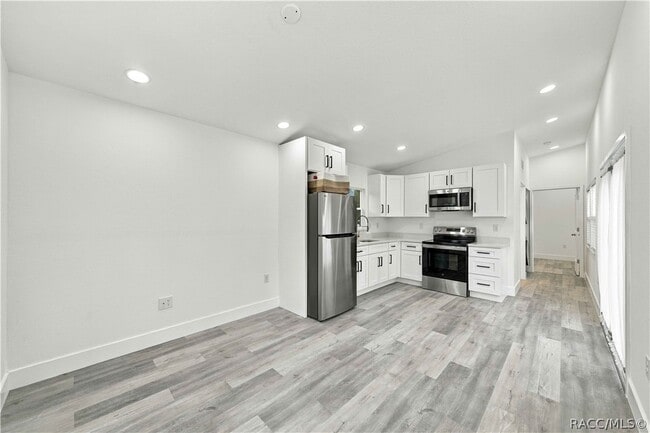 Building Photo - 9319 E Sycamore Pl