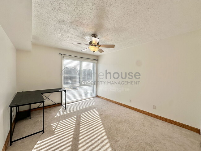 Building Photo - 3908 Whispering Oaks Pl