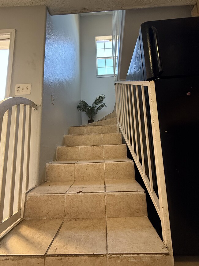 Building Photo - 311 Soria Dr