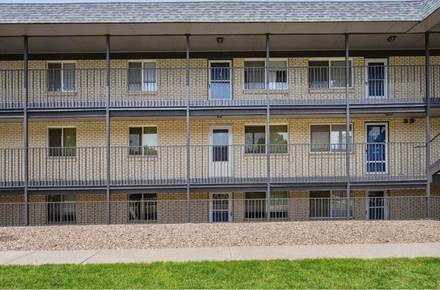 Building Photo - 1723 Robb St