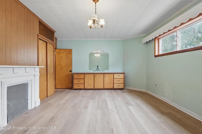 Building Photo - 1638 Sanderson Ave