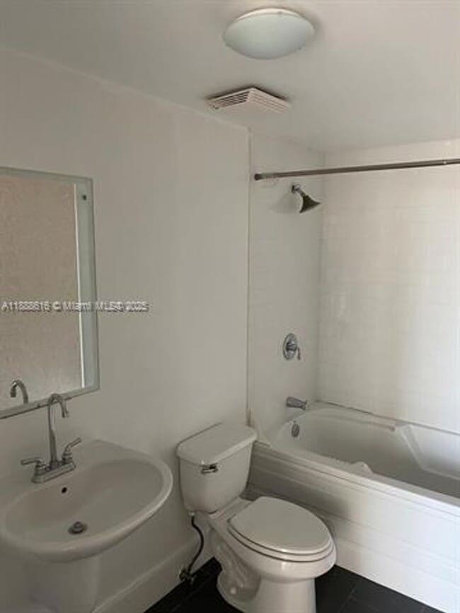 Building Photo - 690 SW 1st Ct