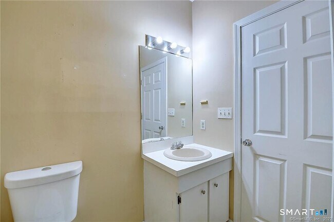 Building Photo - 334 Conestoga Way