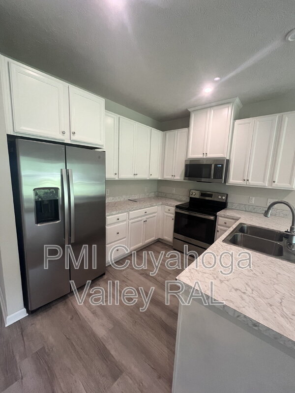 Building Photo - 1161 Meadow Run
