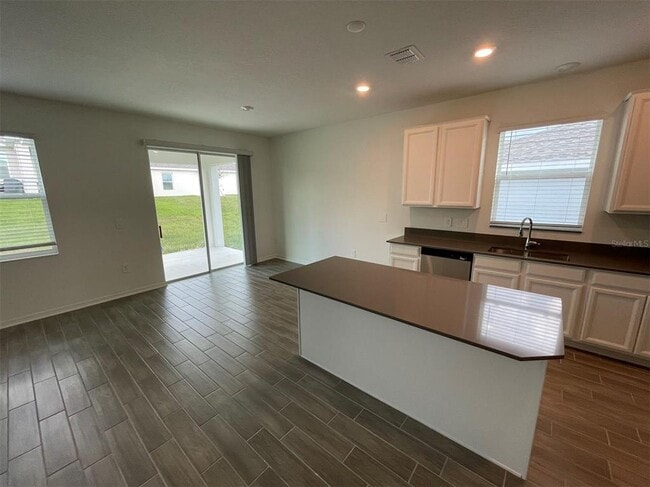 Building Photo - 660 Tanaro Ln