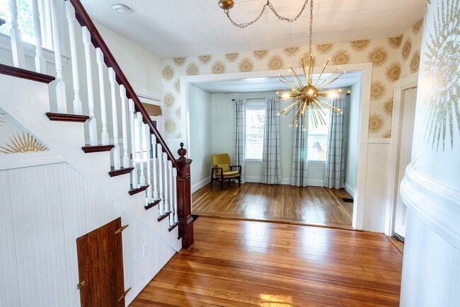 Building Photo - 74 Oakland St