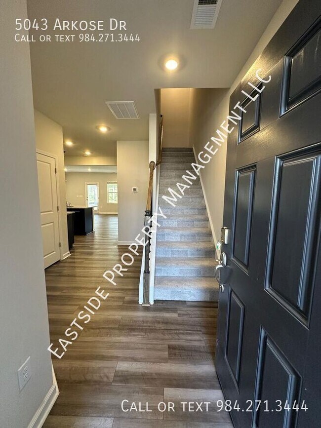 Building Photo - 5043 Arkose Dr