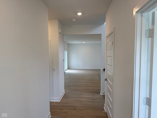 Building Photo - 411 Eisenhower St