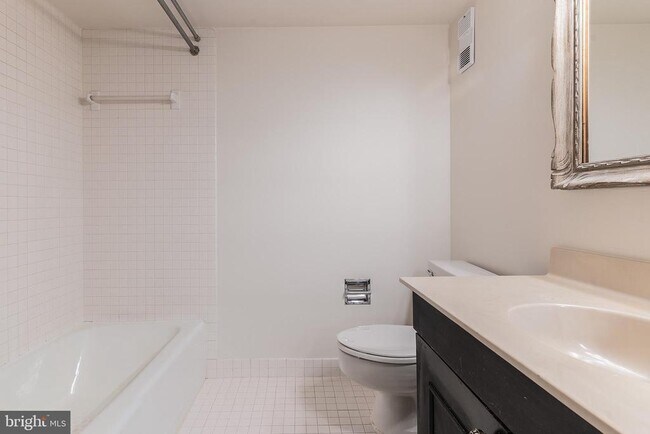 Building Photo - 3709 S George Mason Dr