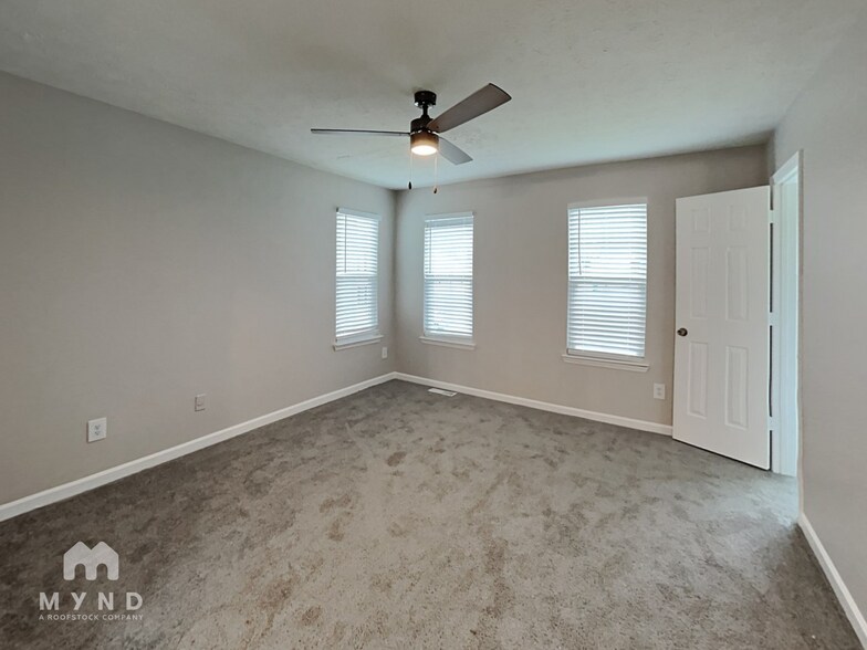 Building Photo - 528 Crestridge Ct