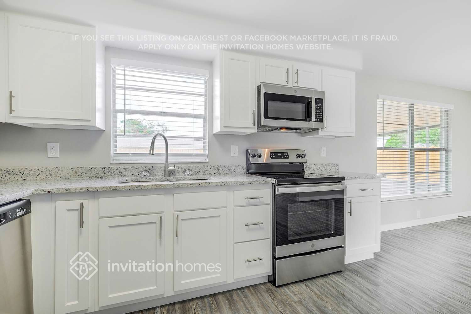 Building Photo - 8127 Kenwood Dr N