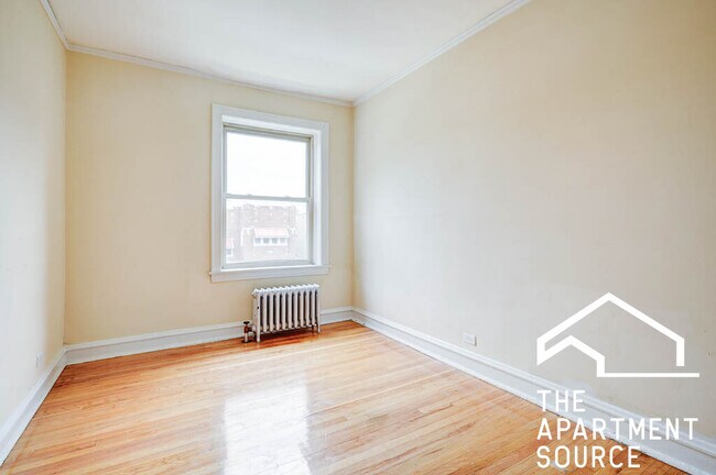 Building Photo - 2111 Grove