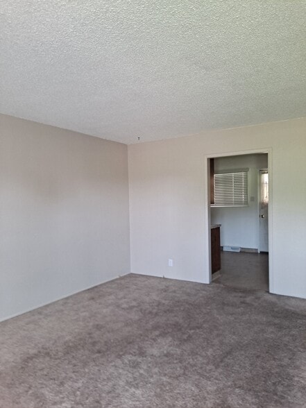 Building Photo - 1628 Hollywood Dr