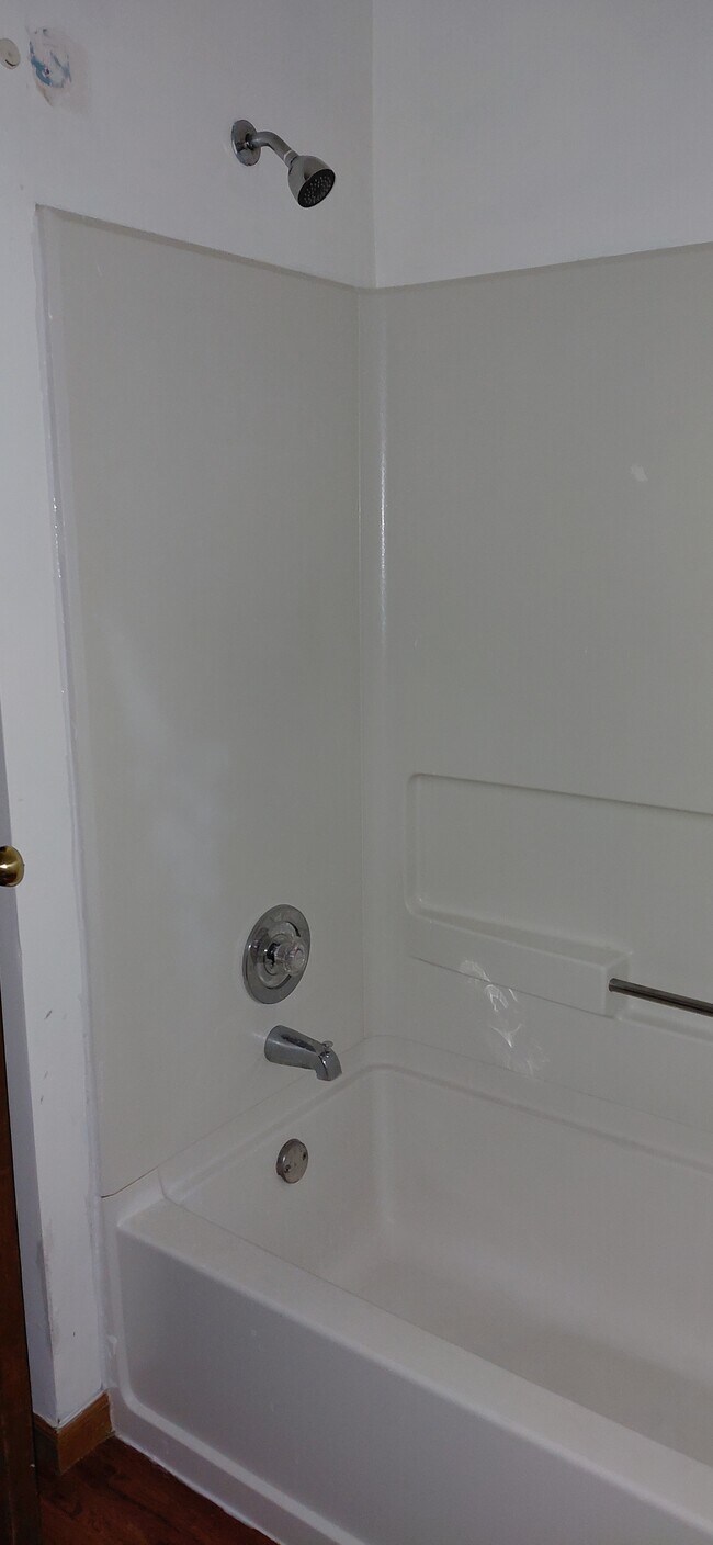 Building Photo - 2585-2587 Four Seasons Dr