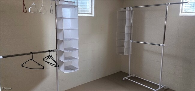 Building Photo - 9090 Radcliffe Rd