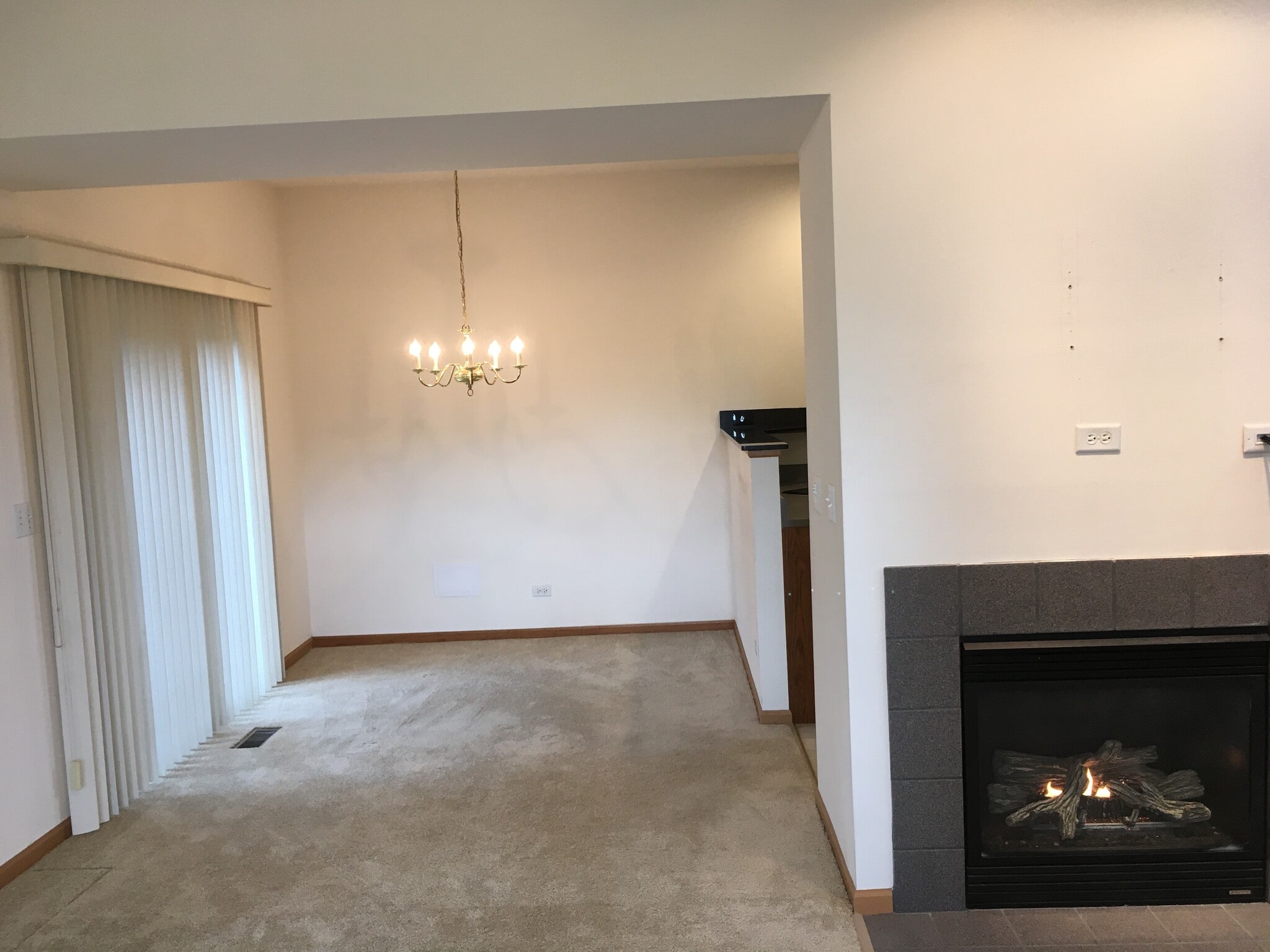 Building Photo - 956 Tanager Ct