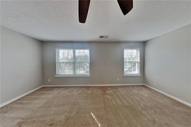 Building Photo - 573 Grandview Cir