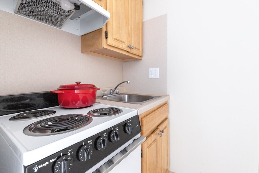 Building Photo - 62 Boylston St