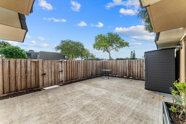 Building Photo - 2410 24th Way