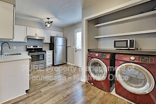 Building Photo - 613 Eastboro Dr