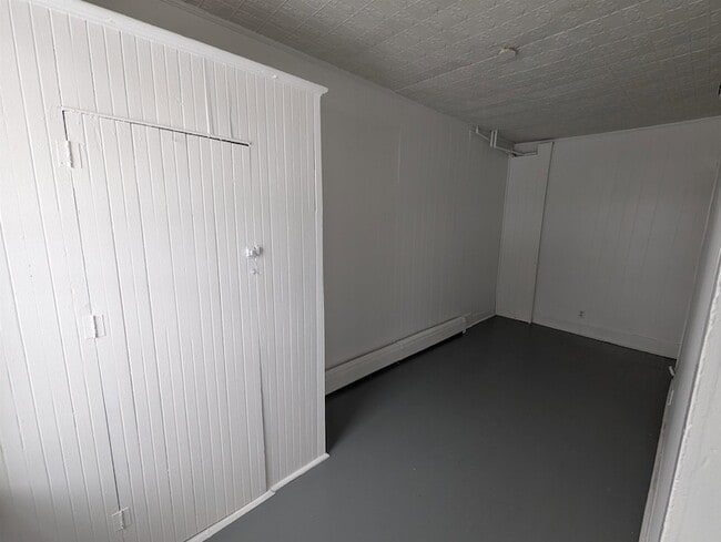 Building Photo - 13-15 Walnut Street Unit 2